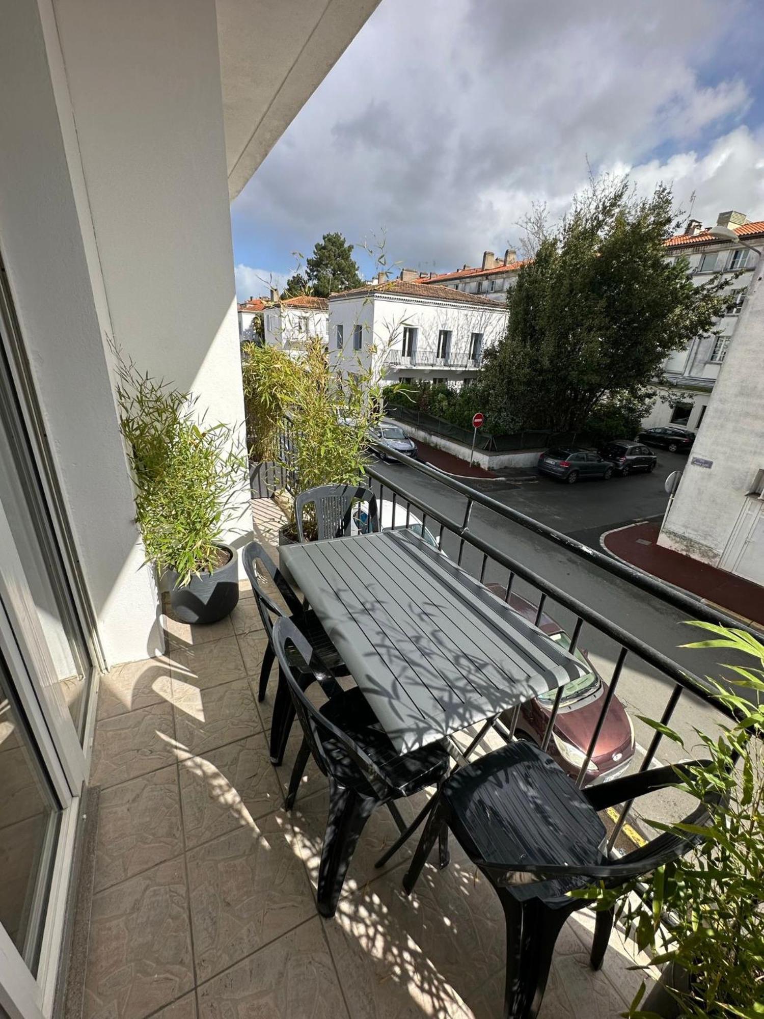 Maison De Ville Plein Centre, 3 Etoiles, A 200M De La Plage, Parking Prive, Wifi Royan Exterior foto